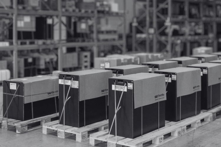 Batería Quasar de Tracción 66 en autoelevador eléctrico