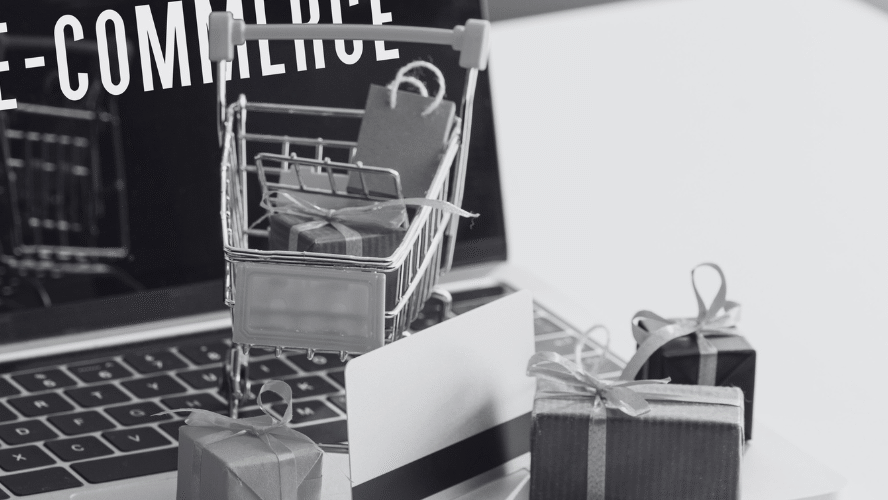 Técnico de Tracción 66 en operación logística con autoelevador en Parque Industrial